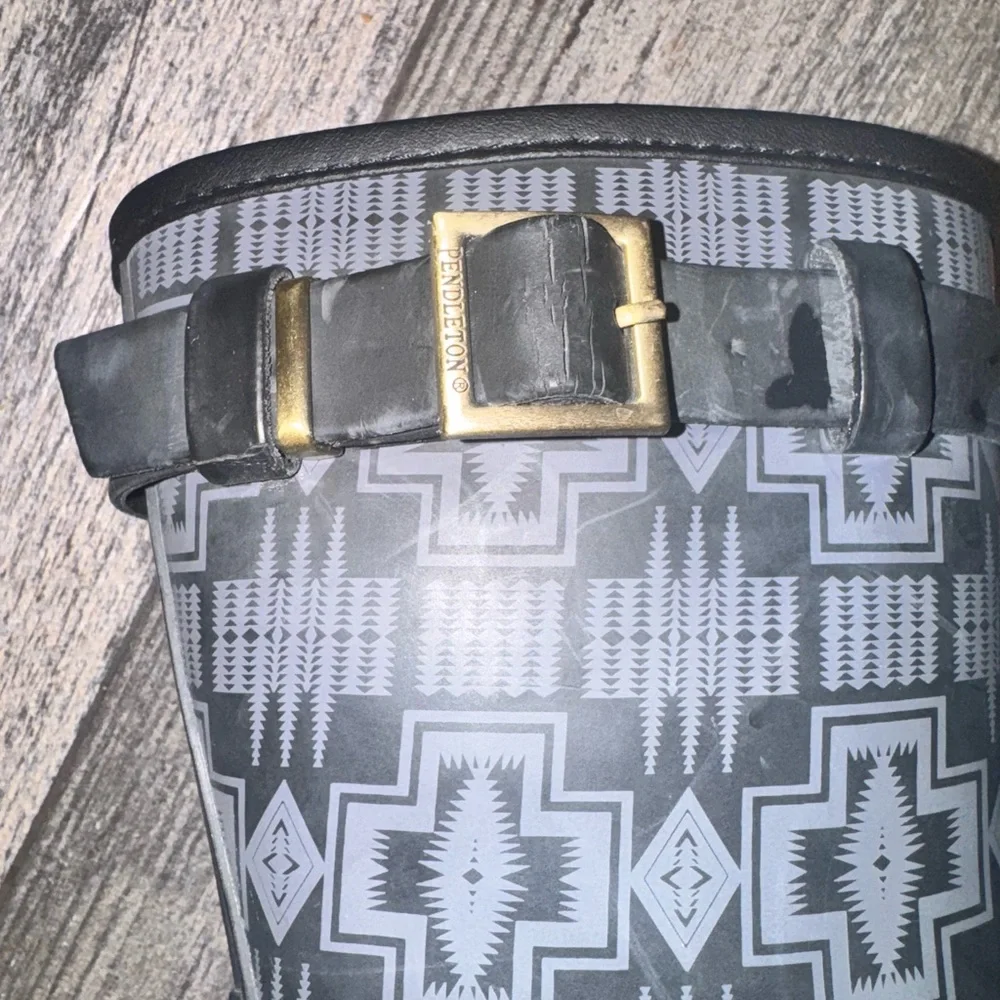 Pendleton Women’s Heritage Print Short Rain Boot, Harding Black, Size 7 EUR 38